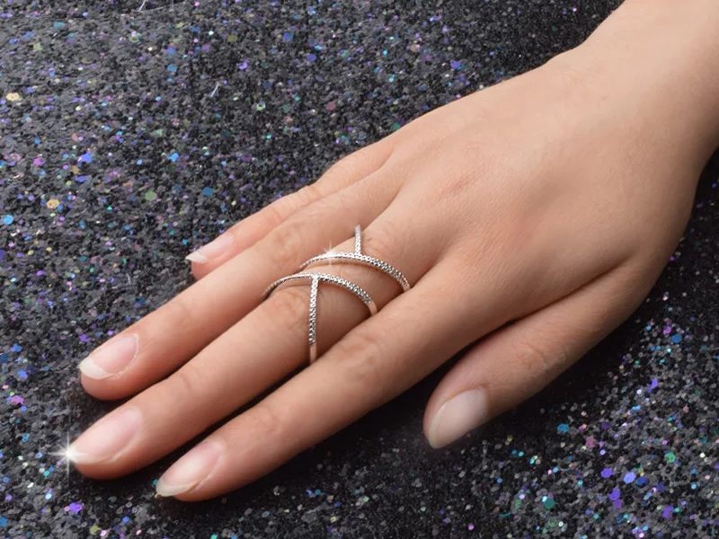 Multi-layer sparkling Zircon ring with elegant design