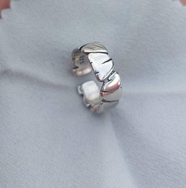 Minimal zigzag silver ring for daily wear